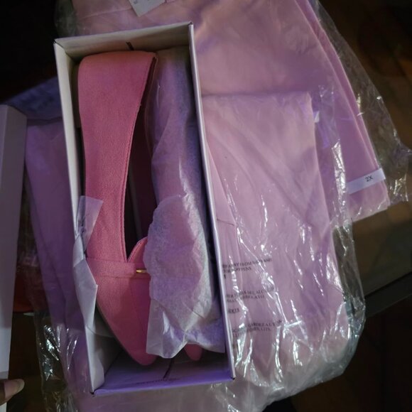 Women's Pointy Toe Loafer Flat Comfortable Pink Faux Suede - Picture 3 of 7